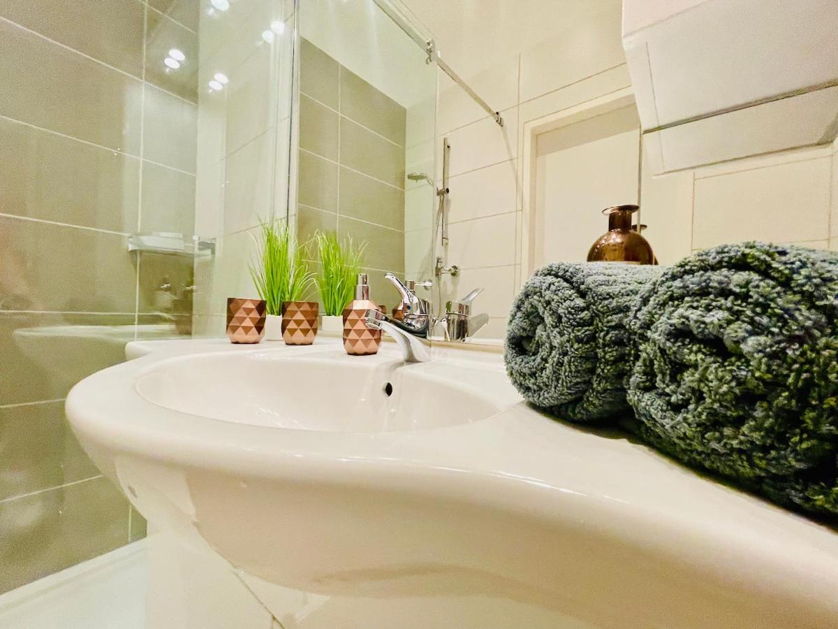 Colorful & Quiet Apartment In Beautiful Viennese Building Екстериор снимка