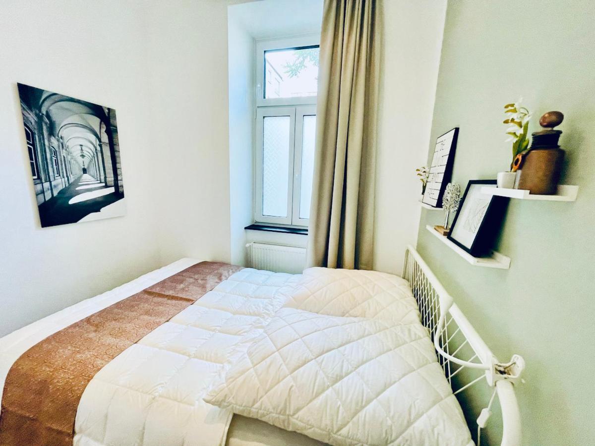 Colorful & Quiet Apartment In Beautiful Viennese Building Екстериор снимка