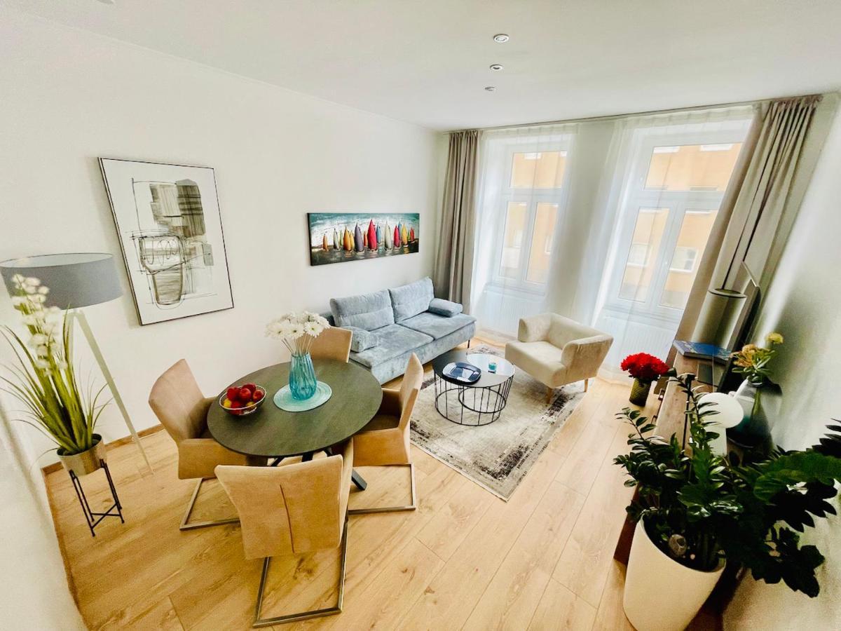 Colorful & Quiet Apartment In Beautiful Viennese Building Екстериор снимка